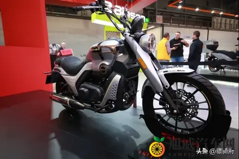 250双缸踏板车，还有自动挡巡航，米兰车展的鑫源大不一样-1