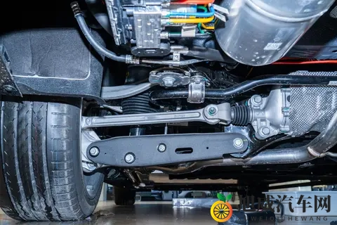 智己LS9正式上市，旗舰SUV标配空气悬架与后轮转向-1