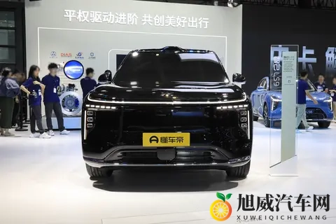 搭载第二排吸顶屏和2+2+2式6座布局，智己LS9内饰官图发布-2