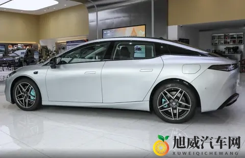 有亮点但不多，广汽昊铂GT推出新车型，提高销量恐怕有点难-1