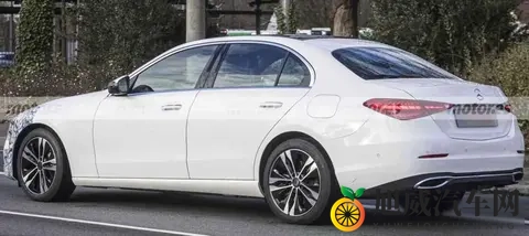 全新C级卷土重来，15T退居二线，20T能救奔驰吗？-2