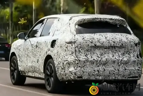 男生女生打扑克又叫又疼的软件：智能驾驶新潮流，安全便捷未来已来-2