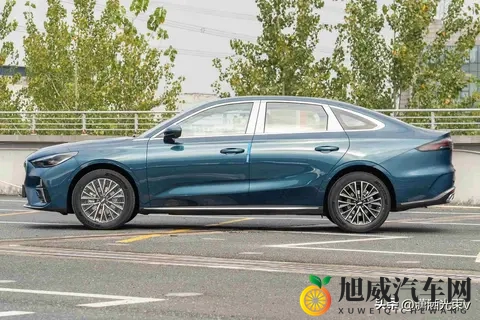 帝豪加长涡轮上身，价格却往下砸，合资车慌不慌？-1