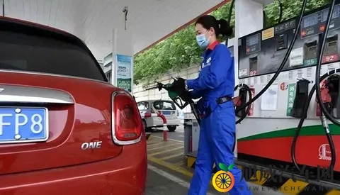 燃油车还能撑多久？内行人直言：油价，才是决定其命运的最后关键-3