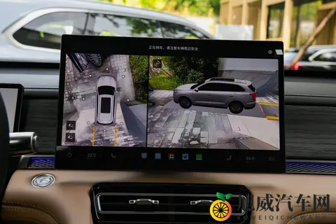 15万买磁悬浮豪华七座SUV，20T+8AT，家用太香了-1