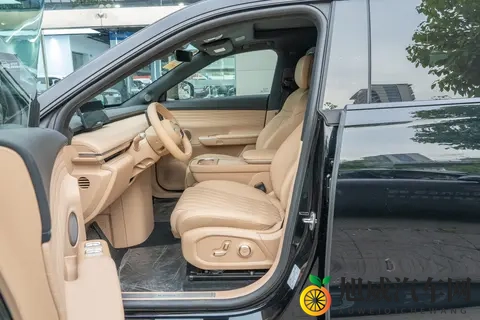 18 万级的预算,能拿下豪华 SUV?星纪元 ET 真没开玩笑!-2