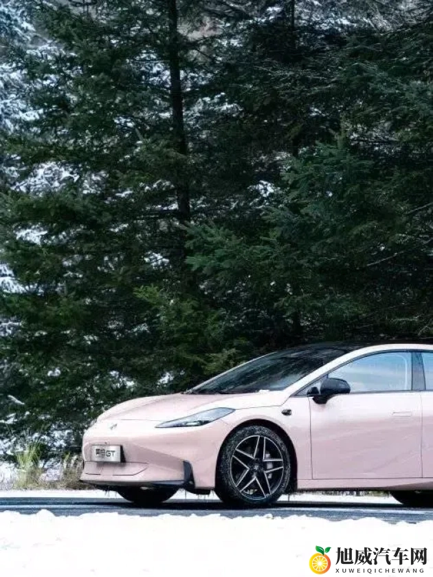 与寡妇进行按摩游戏:寡妇体验温馨按摩时光-1