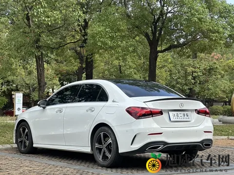 23年1月上牌，14万拿下准新一手奔驰A级，都市白领通勤优选！-2