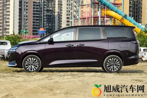 适合家用的7座MPV，五菱星光730 PHEV，真7座+电滑门，好开又好坐-3