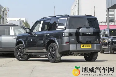 选车时总有人在喜欢和实用之间反复拉扯，方程豹钛7能行吗？-1