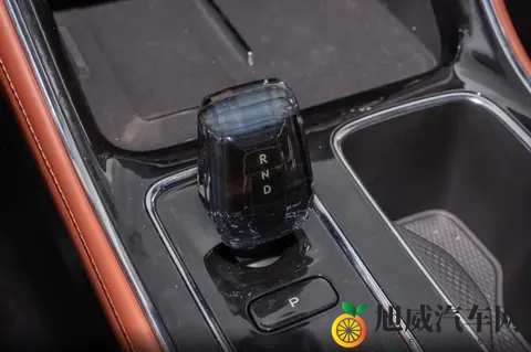 帝豪的档次也上来了？新车配水晶挡把，比沃尔沃还豪华-1