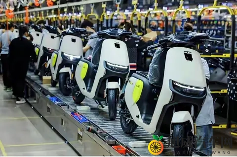 《CCC公告搅动电动车市场：42亿车主看洗牌》-2