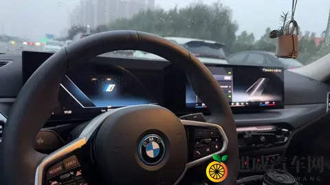 挠黑袜脚心+折磨+抹油+哭喊+刺激：脚心黑袜挠擦油，痛哭不已快感频发-1