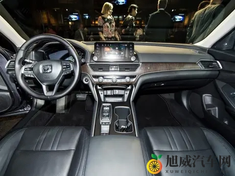 254马力对决混动标杆, 蒙迪欧与雅阁怎么选?-1