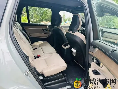 50万级豪华SUV对决 途锐与XC90怎么选？-1