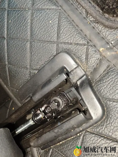 巨爆乳肉感一区二区三区：一区至三区火爆身材集中展示-2