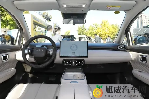 500公里续航、99秒换电!京东“1号车”还有华为云车机-3