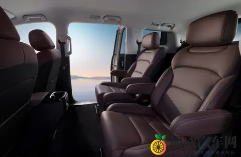 73万起售！五菱星光730上市，15T动力+侧滑门，纯电续航500公里-3