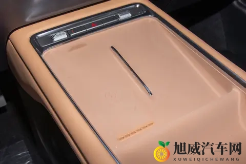 家用MPV选车难?五菱星光730:10万级预算,装下全家的舒享出行-1