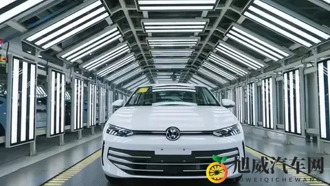 发光标+贯穿灯！朗逸Pro酷似小帕萨特，车长增42mm，月销稳定2万+-1