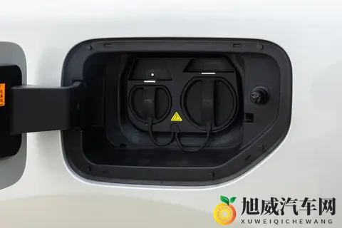 预售1499万元起，标配激光雷达和8295P芯片，这车够硬核吗？-2