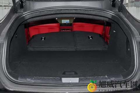 试驾阿维塔06:好车不必取舍 颜值实用性能兼得-1