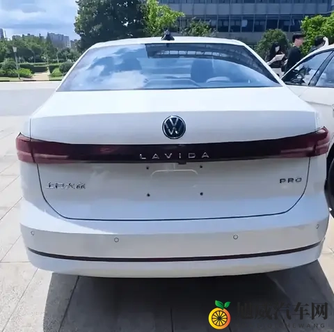 或将于11月正式上市 上汽大众朗逸Pro下线-2