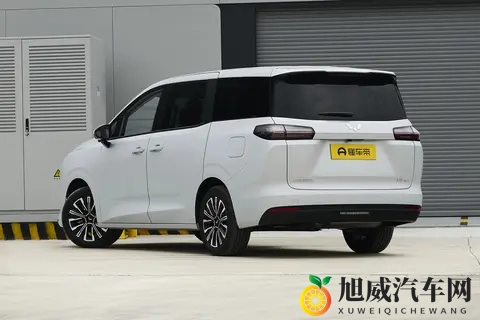试驾2025款星光730 PHEV：续航超1100km，空间大油耗低-2