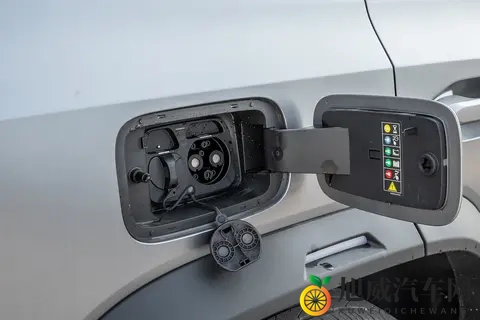 新车 山海T2更名?2026款捷途旅行者_旅行者C-DM将于11月17日上市-3