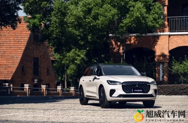 男生的香蕉插进女生的桃子里:青春激情,两情相悦,爱意交融-1