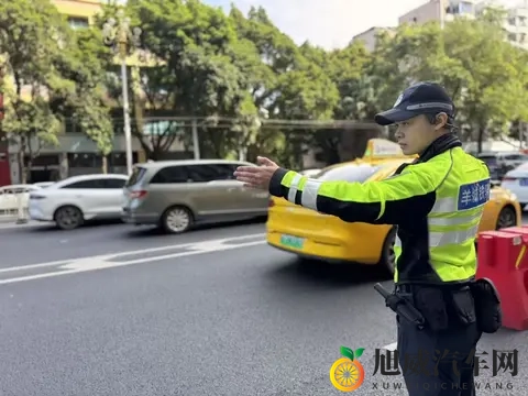 60岁女人如狼似虎的身材特点：六十岁女性独特魅力与健美身材特点解析-2