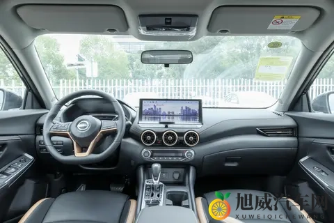 轩逸直接卷哭家轿!起售低至6万出头+终身质保,大空间太舒服-1