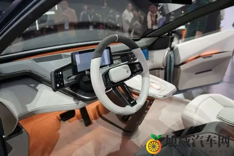 触屏可滑移、配燃油+插混动力可选，全新一代卡罗拉有哪些看点？-3