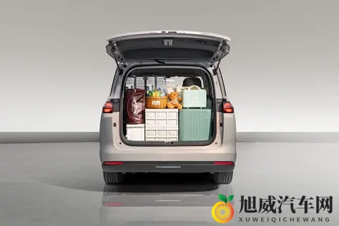 全家都满意的家用 MPV，五菱星光 730 三动力 + 大空间实测-1