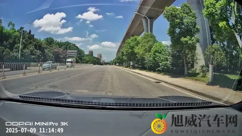 不漏录+小巧安装！2025年高性价比记录仪盘点，新车必备不踩坑-1