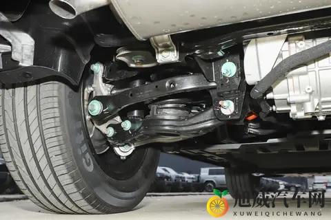 比亚迪终于开窍了?这车不到18万,比理想L7硬派,家用够不够香-1