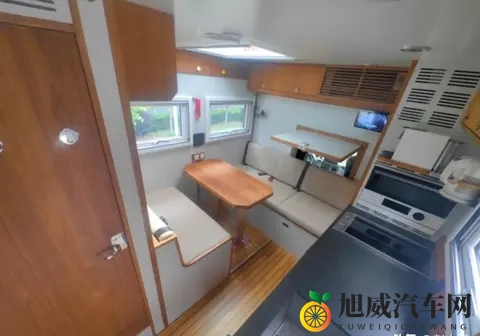 奔驰旅居车：铁皮屋里的移动生活实验-2