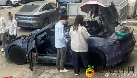 比亚迪再发个性化跑车！双门软顶版敞篷版腾势Z实车首曝-3