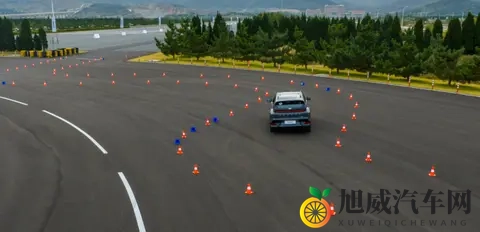 抢先试驾现代EO 羿欧:动力稍逊,刹车忒稳,操控领先-1