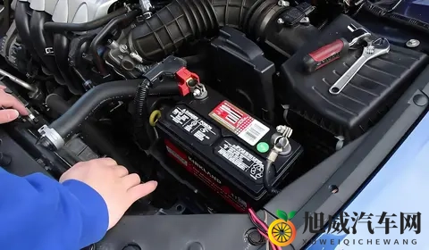 开了3年车，才知道汽车换电瓶要注意这两个数据，否则不耐用！-1