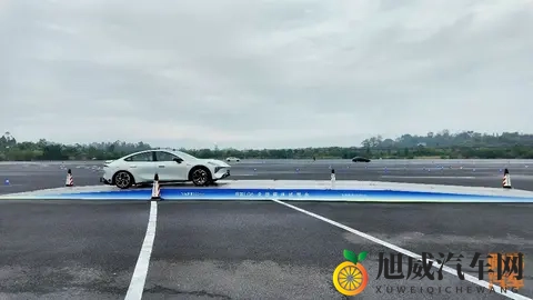 深蓝L06开起来咋样，法拉利同款磁流变悬架，真那么厉害吗-2