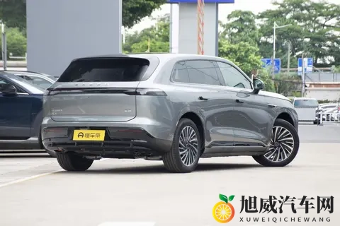 打破续航焦虑！2025款星纪元ET亮相 1615km综合续航+零重力座椅-1