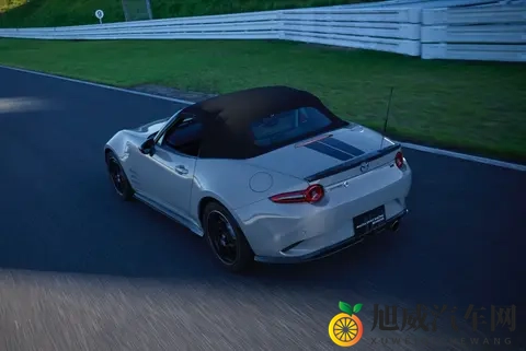 MX-5 Spirit Racing Roadster 12R反响热烈！或推出第二款限量车型！-1