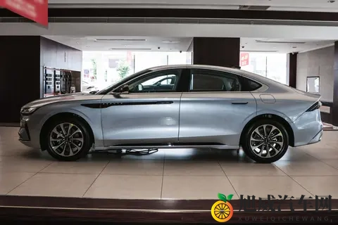 2025 款林肯 Z 深度体验：美式豪华 + 11 米巨屏，家用代步真的香？-3