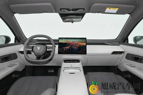 26款深蓝L06，轴距2米9，续航670公里，3C快充，156寸向日葵屏-1