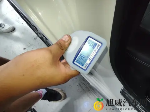 岚图泰山以3799万起售价掀翻大六座旗舰SUV市场-1