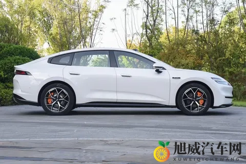 长安启源A06正式上市，对比小鹏M03，谁更出众？-1