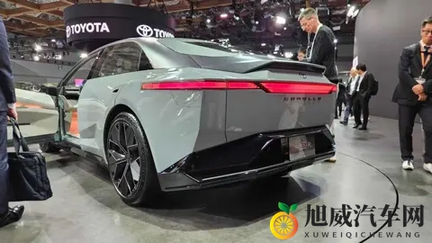 触屏可滑移、配燃油+插混动力可选，全新一代卡罗拉有哪些看点？-2