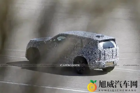 综合最大续航可达500km！路虎纯电版卫士的谍照曝光-2