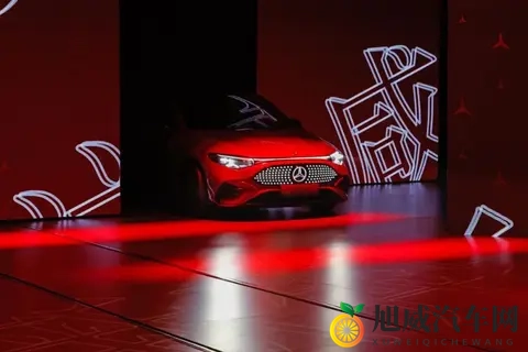 黑人A片：汽车智能化新突破，技术革新引领未来出行-3